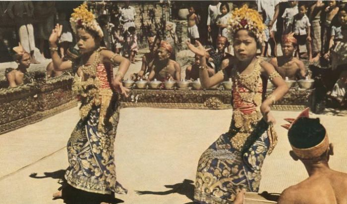 Legong: Dance of the Virgins 1935 [Bali India] Naturism vintage film